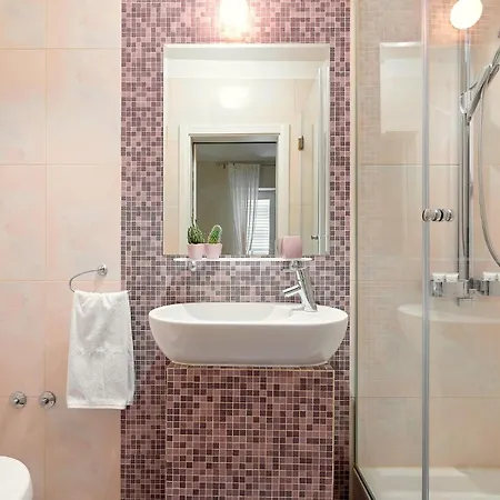 Front In بيت للعطل *