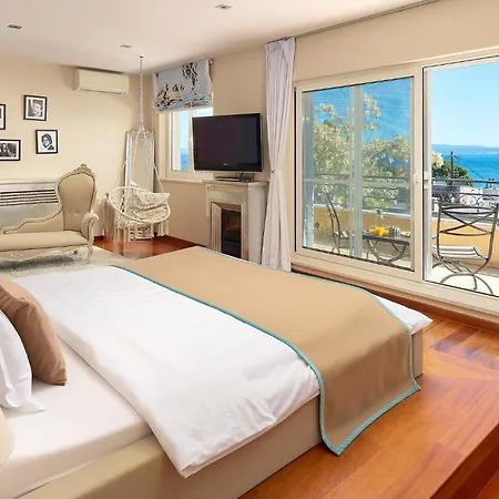 Front In بيت للعطل