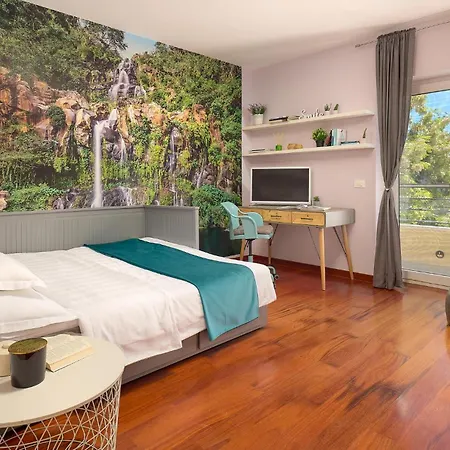 Front In بيت للعطل *